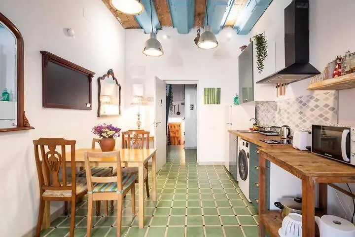 Barcelona Studios With Private Kitchen, Toilet & Shower 20Min From The Center 5Min To The Beach Sant Adria de Besos Apartment